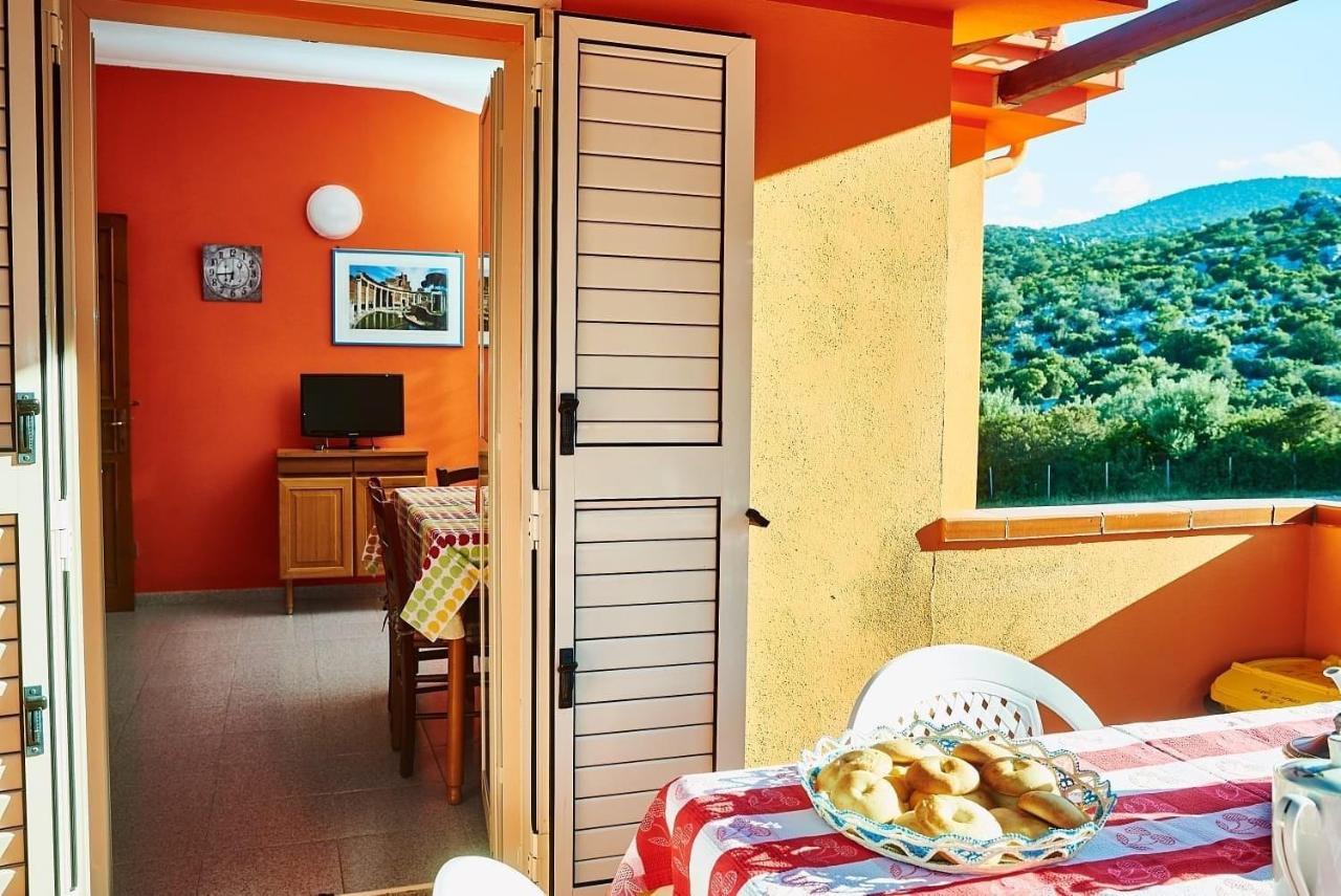 Апартаменты Cala Gonone, Casa I Pini Экстерьер фото
