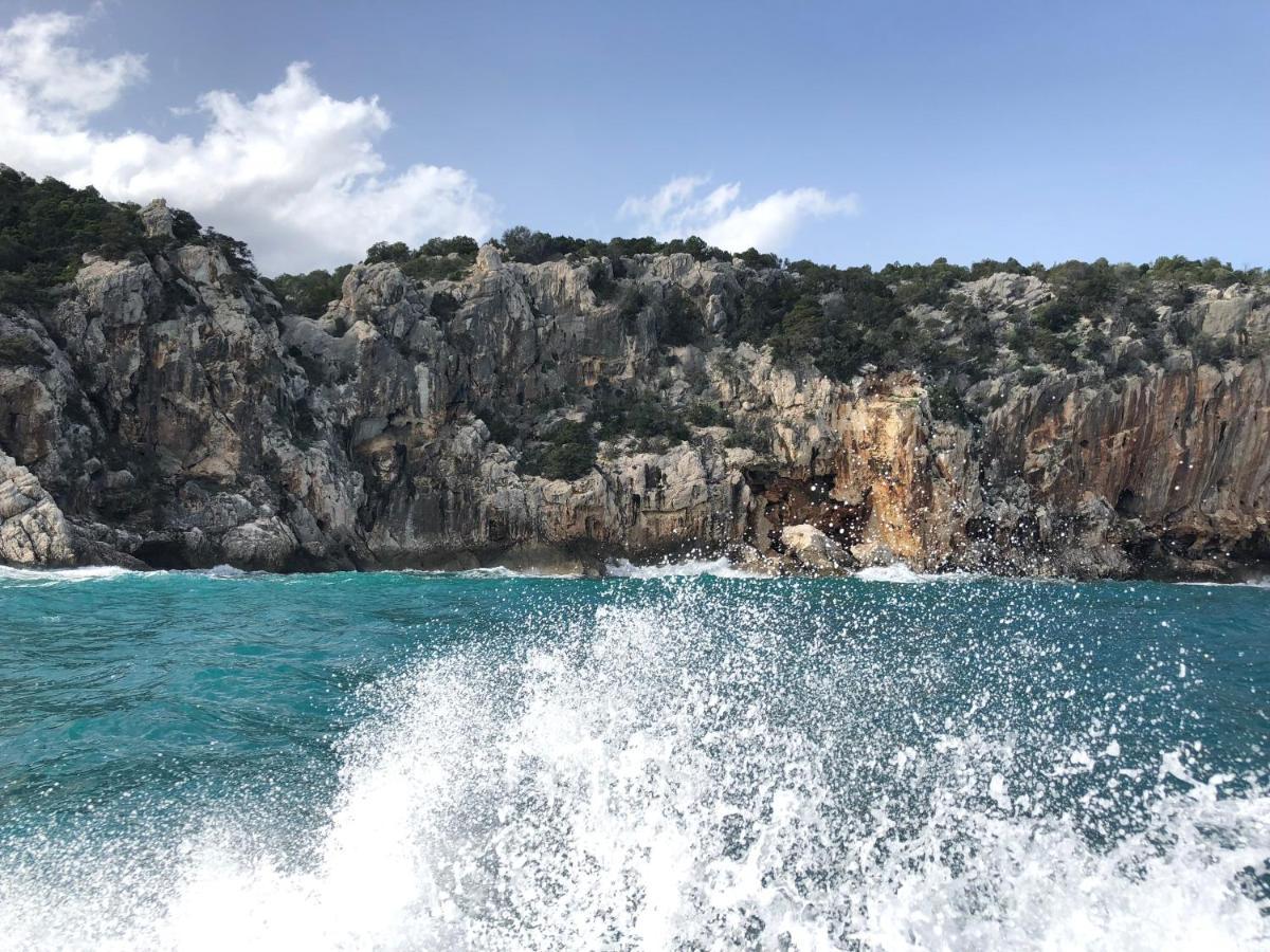 Апартаменты Cala Gonone, Casa I Pini Экстерьер фото