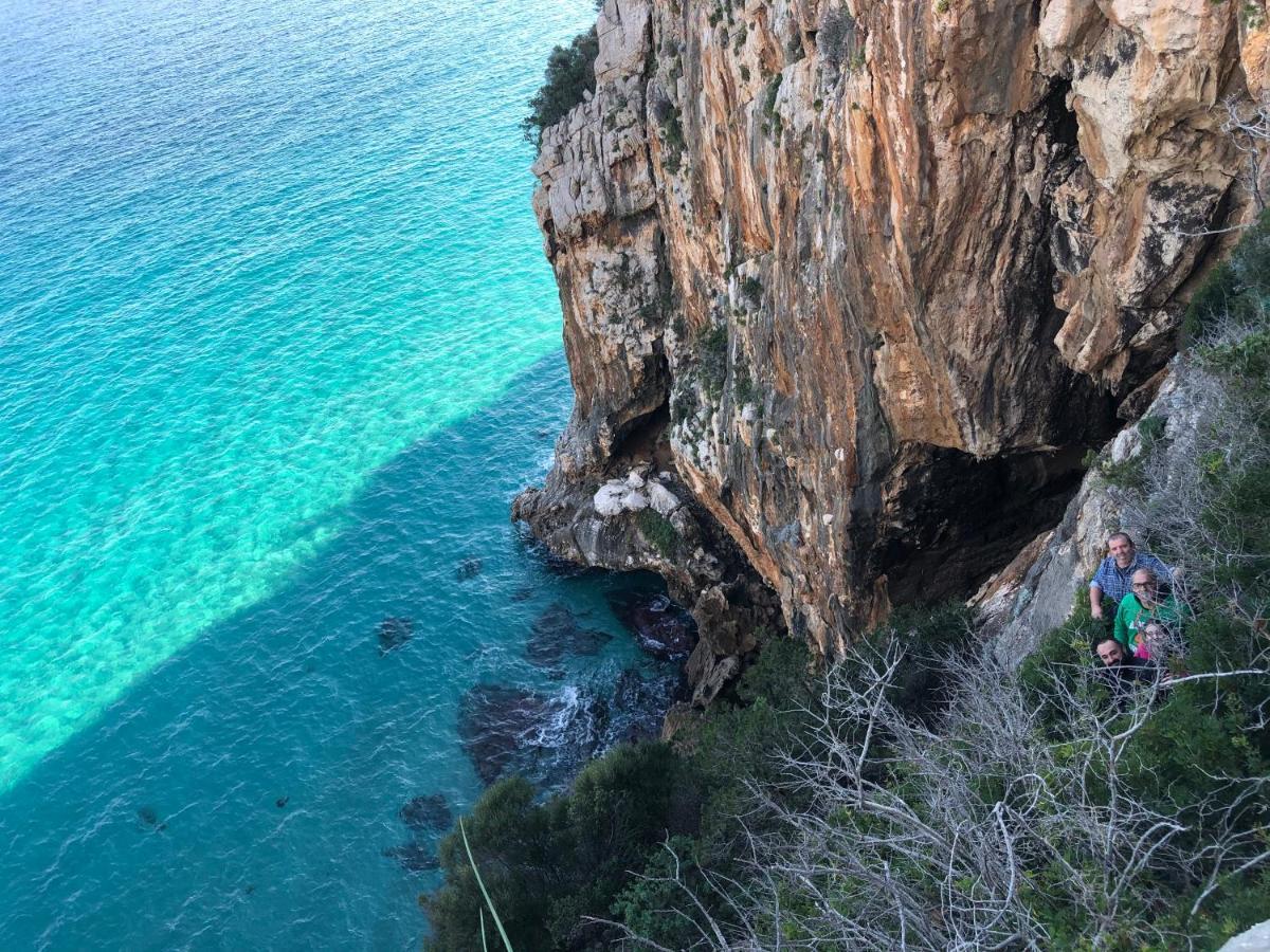 Апартаменты Cala Gonone, Casa I Pini Экстерьер фото
