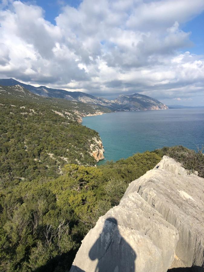 Апартаменты Cala Gonone, Casa I Pini Экстерьер фото